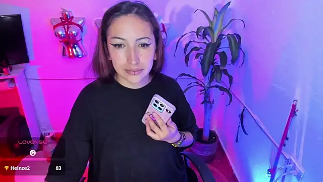LucyStrike_'s Webcam Show