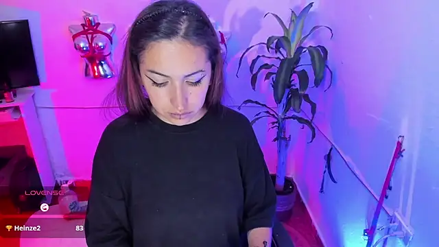LucyStrike_'s Webcam Show