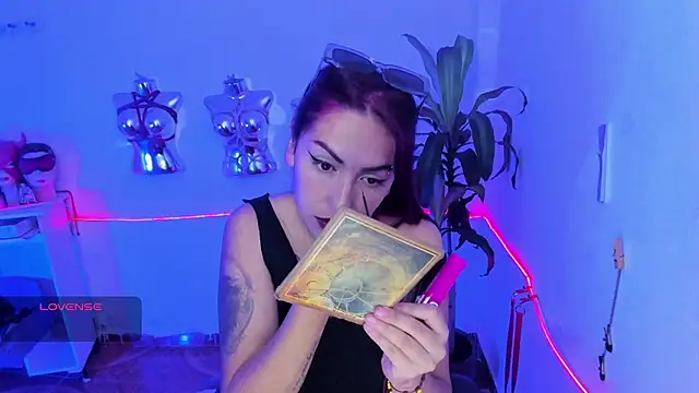 LucyStrike_ 网络视讯表演