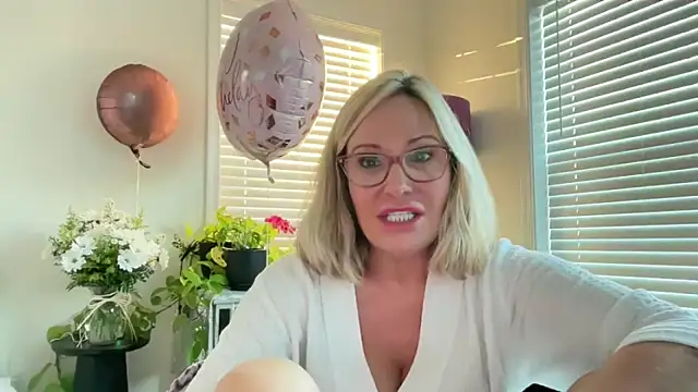 Milf_Goddessのウェブカメラショー