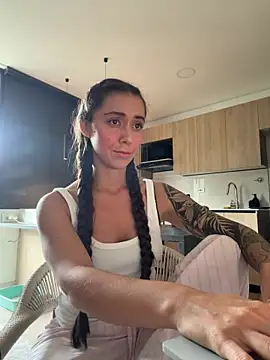emiliasommer's Live XXX Chat