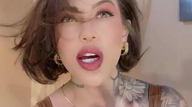 Hannah_BorbonのライブXXXチャット