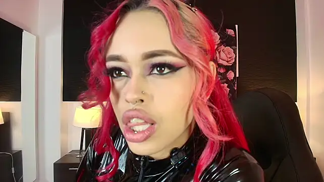 EvaaFoxxy1 – Live XXX-chat