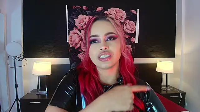 EvaaFoxxy1's Webcam Show