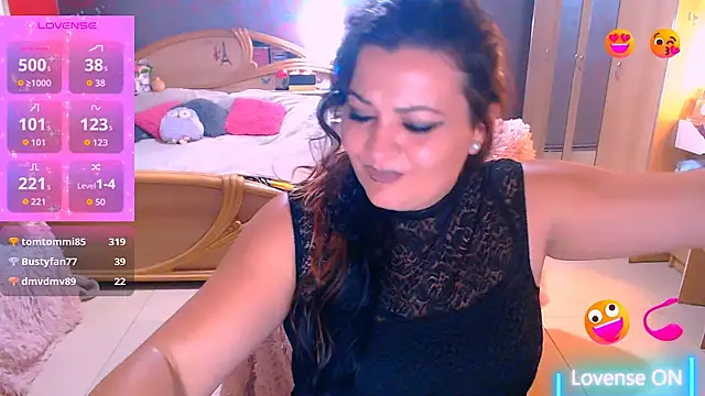 AriellefoxyのライブXXXチャット