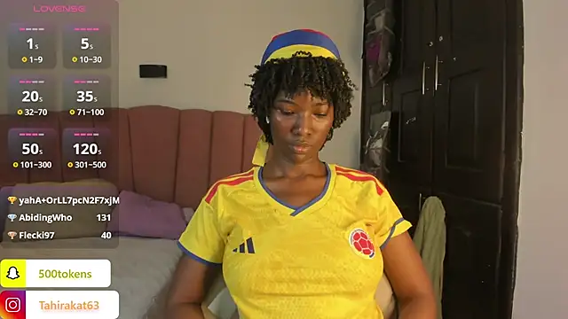 Show modela Tahira_21_ na web-kameri