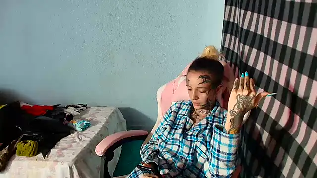 barbara_anal_squirt_ 现场XXX聊天