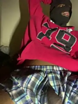 Gifttheskimaskboy420 webcam show