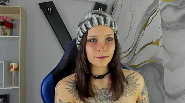 Show modela AnnyThompson_ na web-kameri