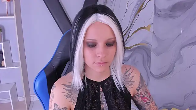 AnnyThompson_ live XXX chat
