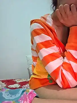 غرفة دردشة altinya المباشرة