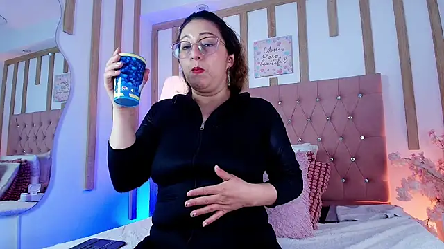Chat +18 de AnnadirtyXo ao vivo