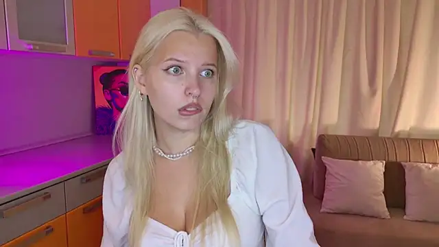 AliceJuly Adlı Modelin Web Kamerası Şovu