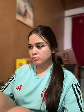 CamilaSofiia Adlı Modelin Canlı XXX Sohbeti