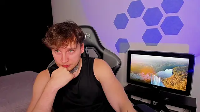 הופעת וובקאם של Chris_Tyson