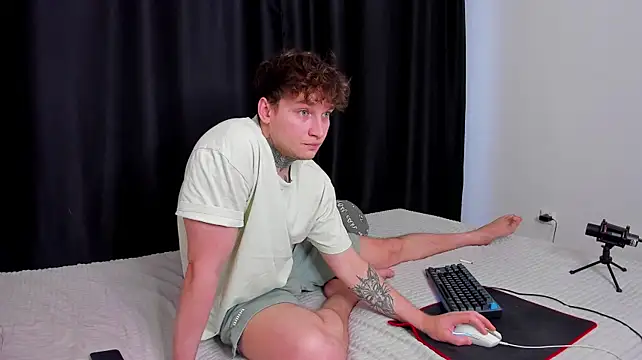 Chris_Tyson Show Webcam