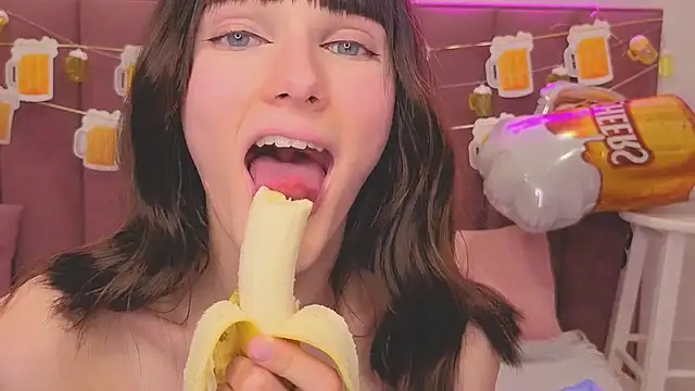 Lili_flowerr's Live XXX Chat