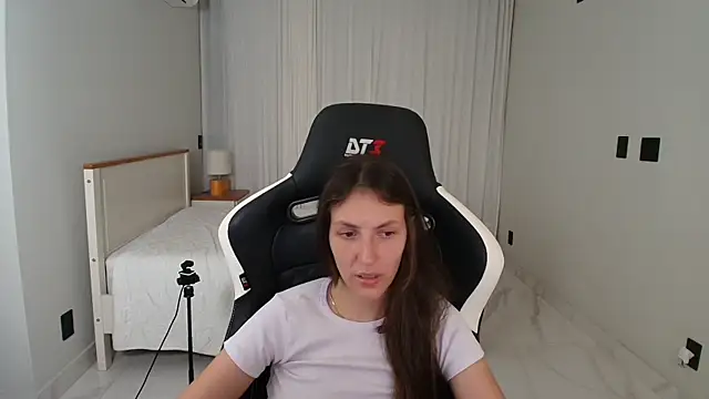 upssnowy's Live XXX Chat