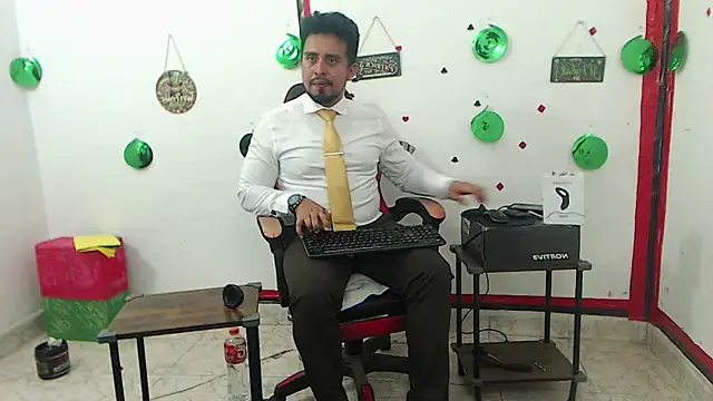 KalethBigDickn Webbikameraesitys