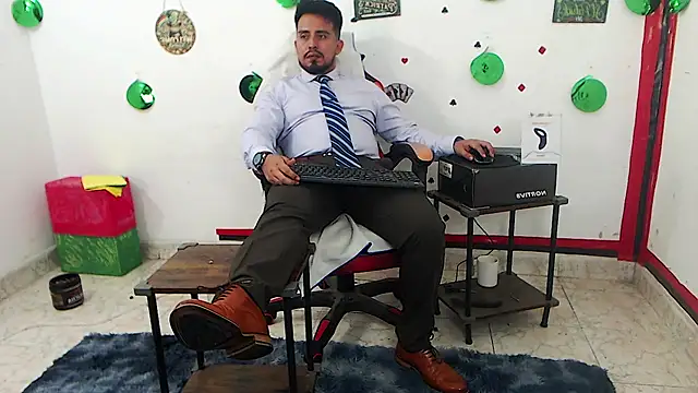 Show de KalethBigDick na webcam