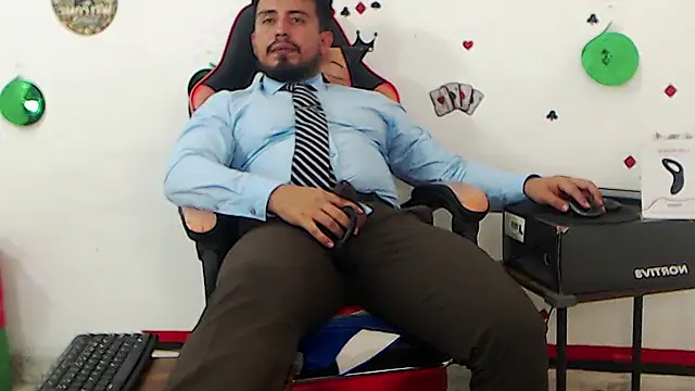הופעת וובקאם של KalethBigDick