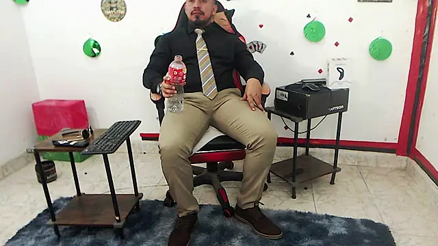 Show de KalethBigDick na webcam
