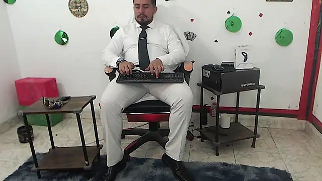 Show de KalethBigDick na webcam