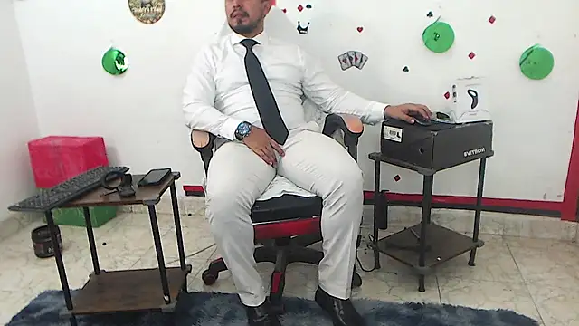 Pertunjukan Kamera Web KalethBigDick