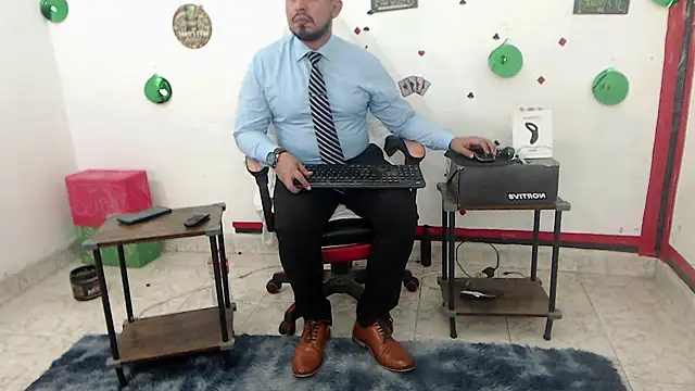 KalethBigDick: διαδικτυακό σόου στην κάμερα