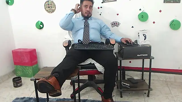 הופעת וובקאם של KalethBigDick