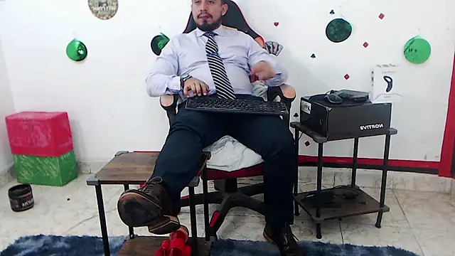 KalethBigDick: διαδικτυακό σόου στην κάμερα