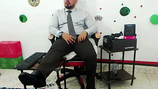 Show de KalethBigDick na webcam