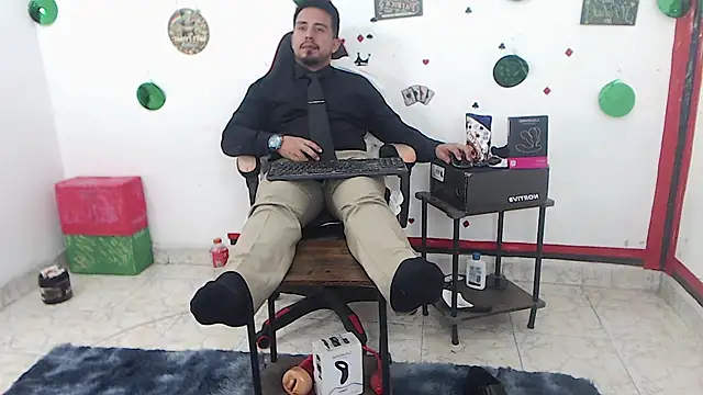 Pokazy przed kamerką – KalethBigDick