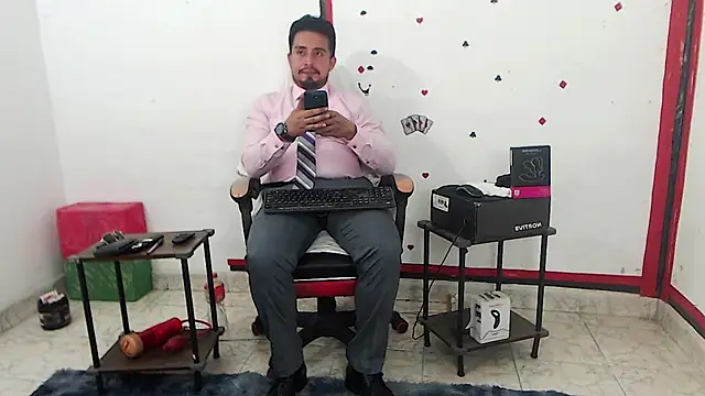 Show de KalethBigDick na webcam