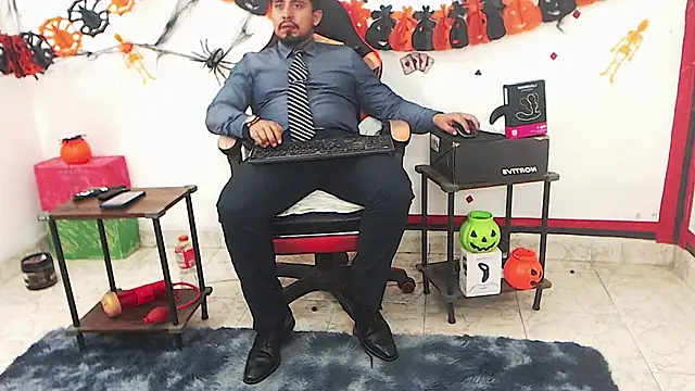 Pokazy przed kamerką – KalethBigDick