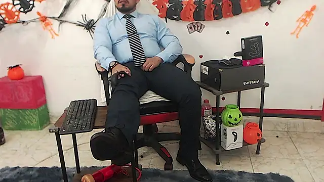 Show modela KalethBigDick na web-kameri