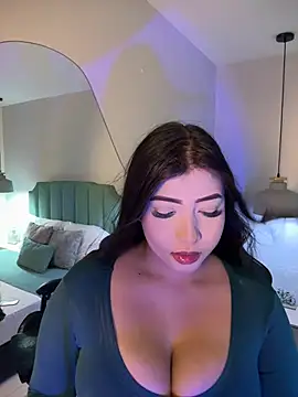 Chat +18 de Miia_Thompsonn ao vivo