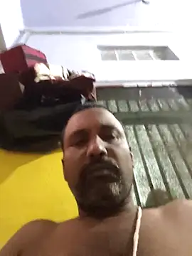 הופעת וובקאם של Priyasexcpl