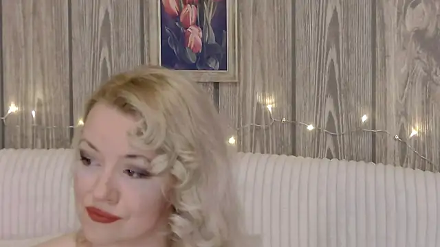 ClassyTinaa Show Webcam
