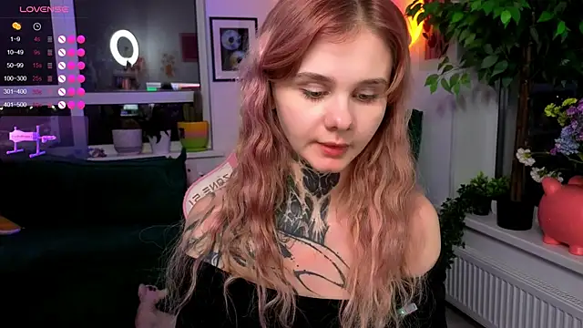 Britney_Lynch: διαδικτυακό σόου στην κάμερα