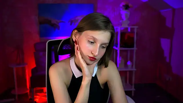 EllaHorton's Webcam Show