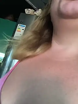 Show modela jusichka na web-kameri