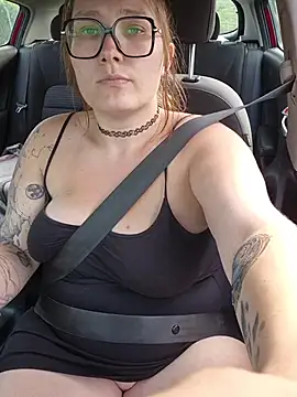 wildyoungNhorny Show in webcam