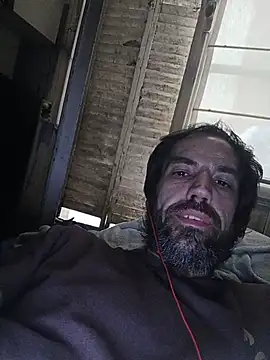 Overload86High Show in webcam