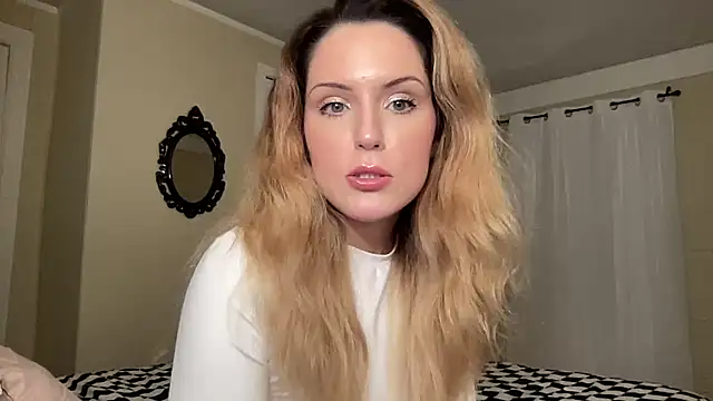 sexylilly69 Adlı Modelin Canlı XXX Sohbeti