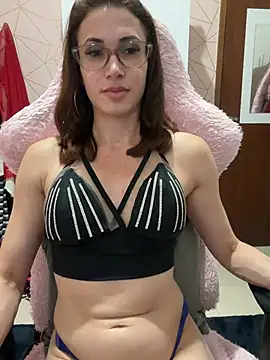Irresistible24 Live XXX-chat