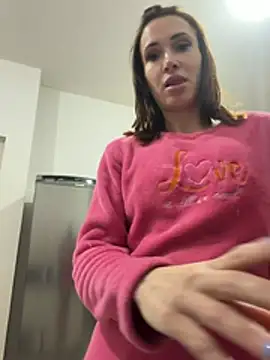 Irresistible24's Live XXX Chat