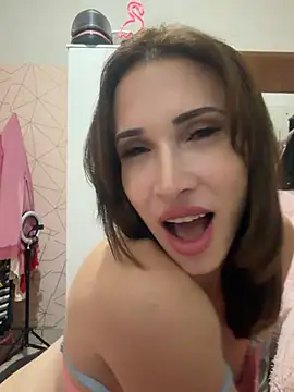 Irresistible24 Live XXX-chat