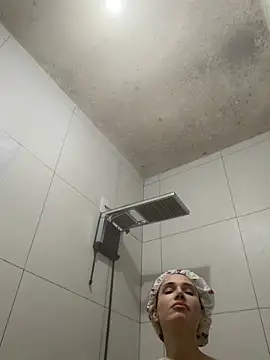 Irresistible37 Webcam show
