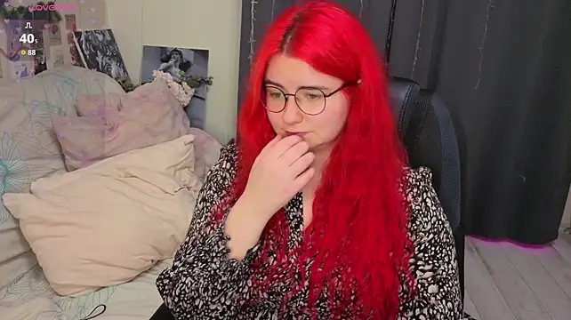 Kitty-Katty Adlı Modelin Web Kamerası Şovu